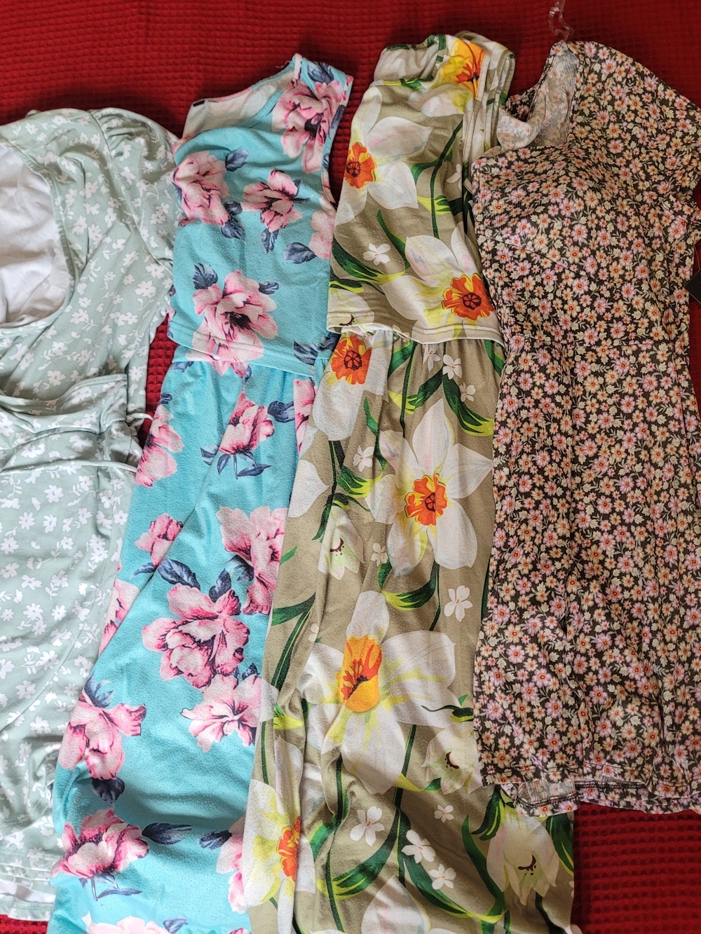 4 Nursing dresses and 5 bras LOT